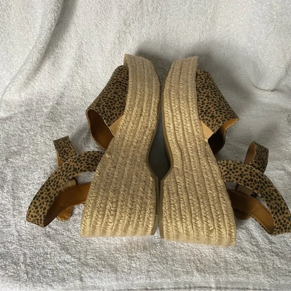 Heels Platforms Shoes Women’s Size‎ 8.5 Open Toe Buckle Leaped Printed
